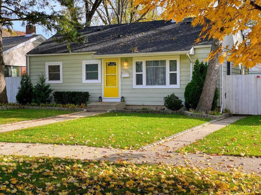 *King Bed/3Bds House Near Naval Base & 6Flags* Lägenhet Waukegan Exteriör bild